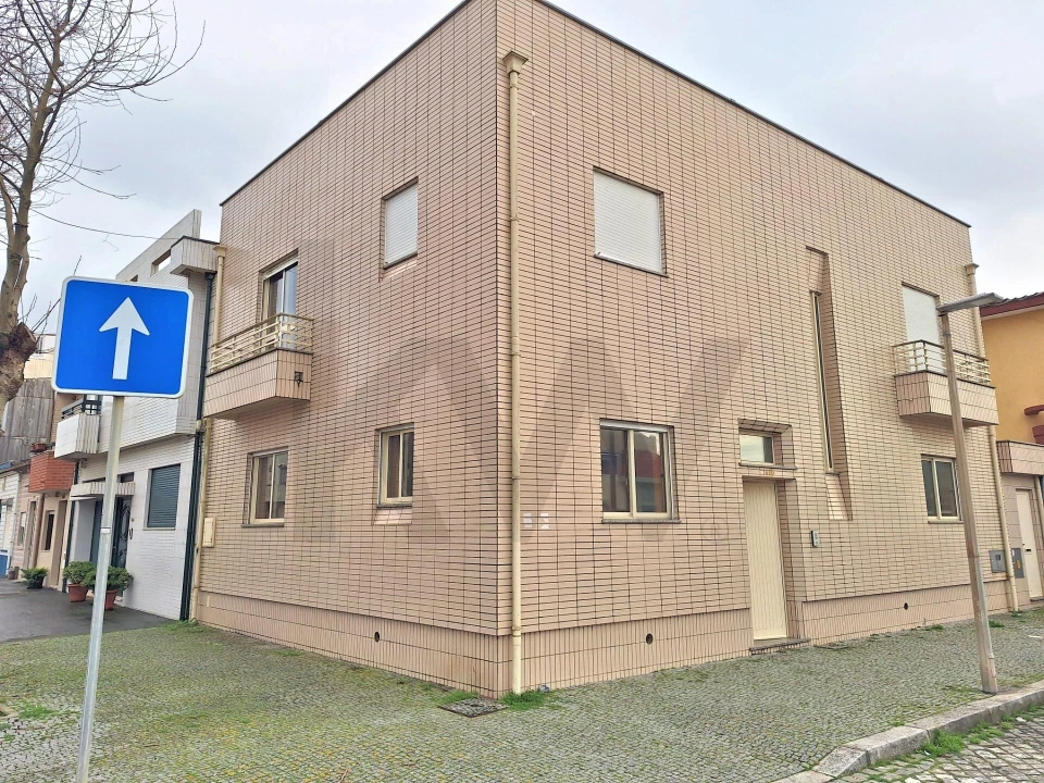 Moradia T6 para Arrendamento em Espinho Foto 4