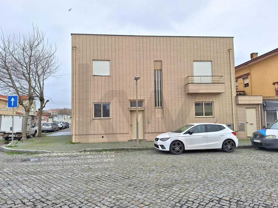 Moradia T6 para Arrendamento em Espinho Foto 3