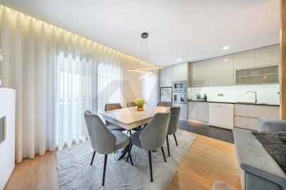 Apartamento T3 para Venda em Ferreiros e Gondizalves