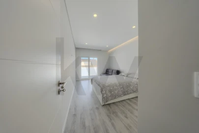 Moradia T4 para Venda em Fernao Ferro