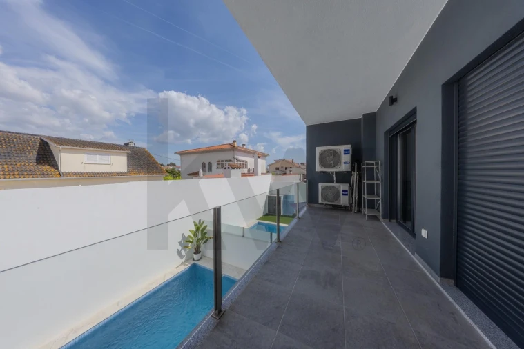 Moradia T4 para Venda em Fernao Ferro Foto 45