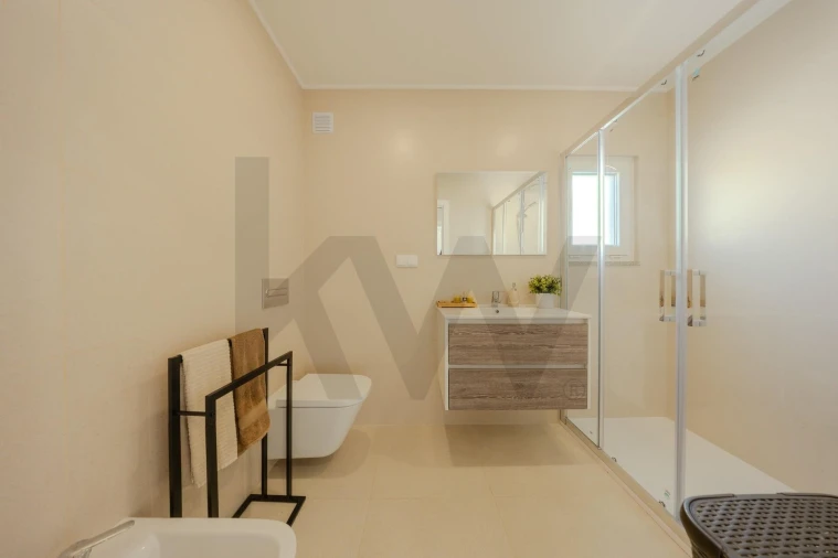 Moradia T4 para Venda em Fernao Ferro Foto 22