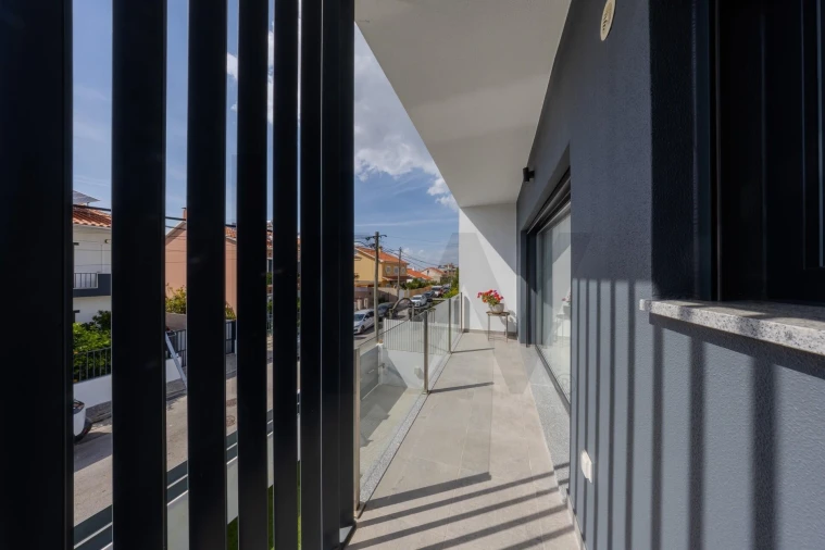 Moradia T4 para Venda em Fernao Ferro Foto 46