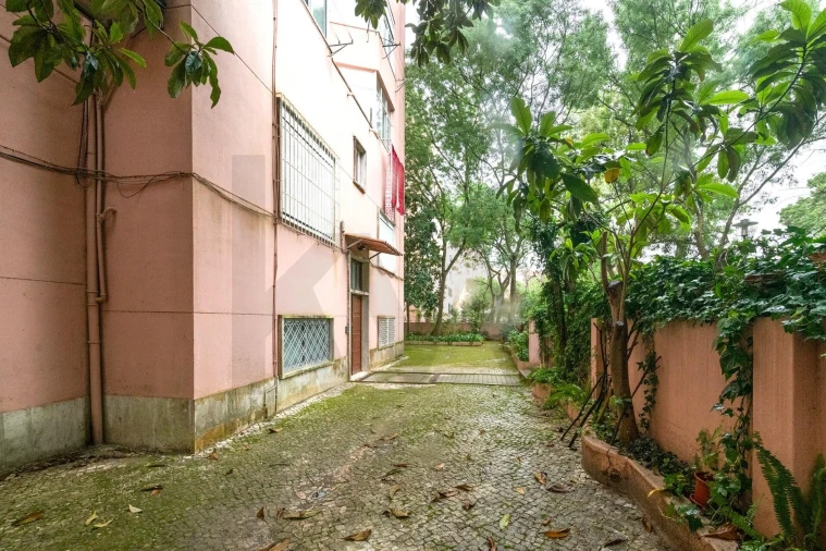 Apartamento T1 para Arrendamento em Areeiro Foto 13