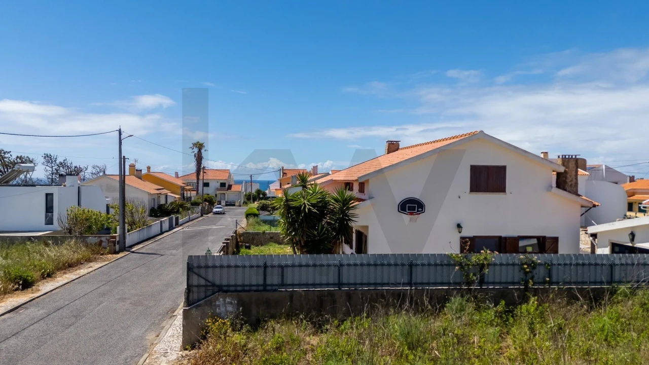 Moradia T3 para Venda em Encarnação Foto 51