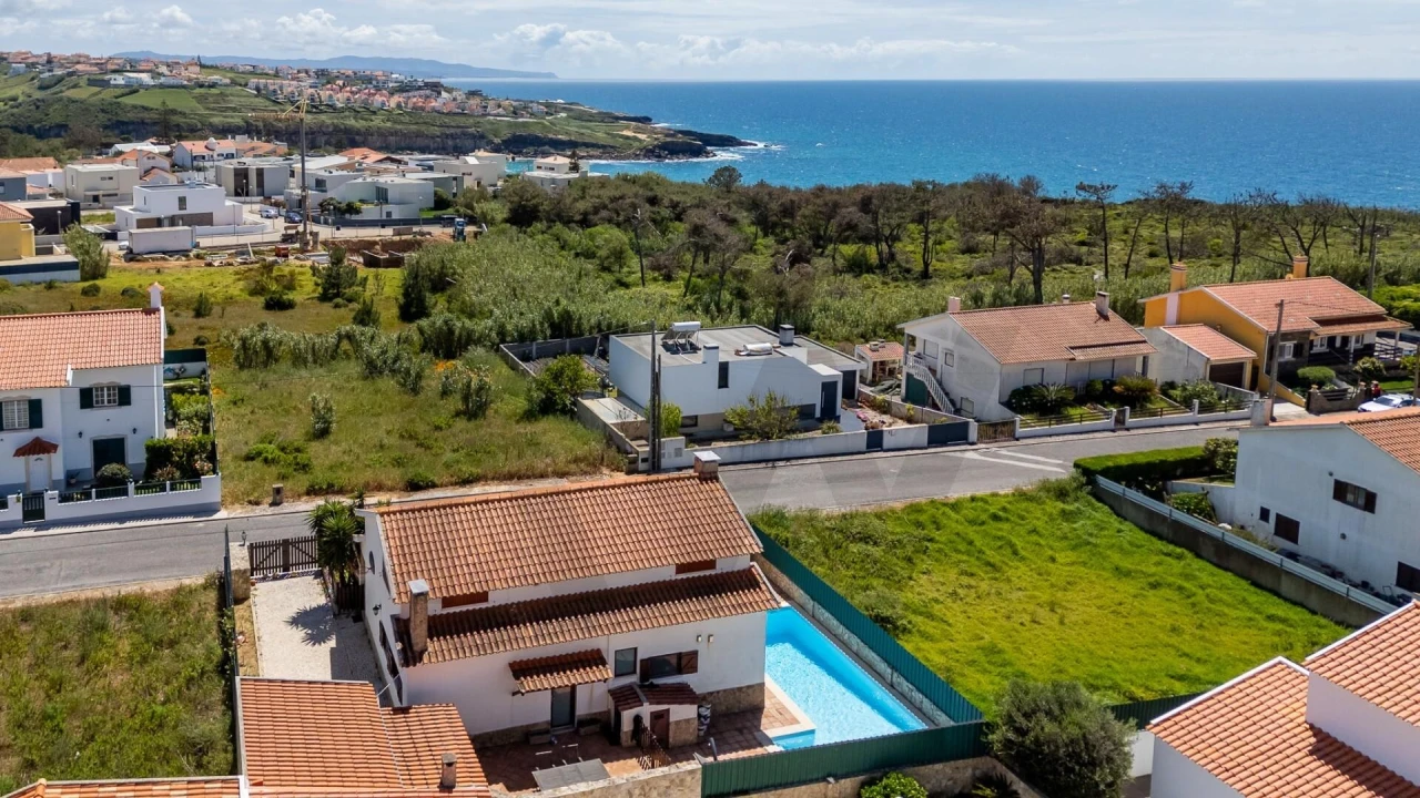 Moradia T3 para Venda em Encarnação Foto 1