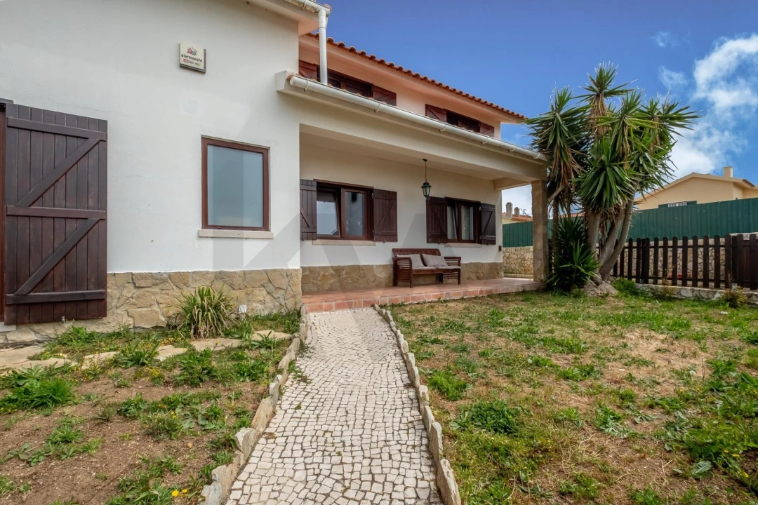 Moradia T3 para Venda em Encarnação Foto 44
