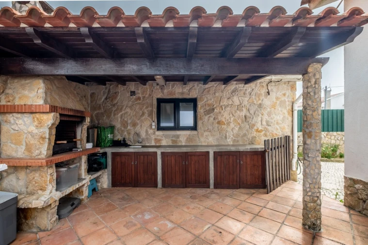 Moradia T3 para Venda em Encarnação Foto 48