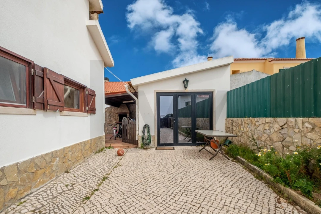 Moradia T3 para Venda em Encarnação Foto 32