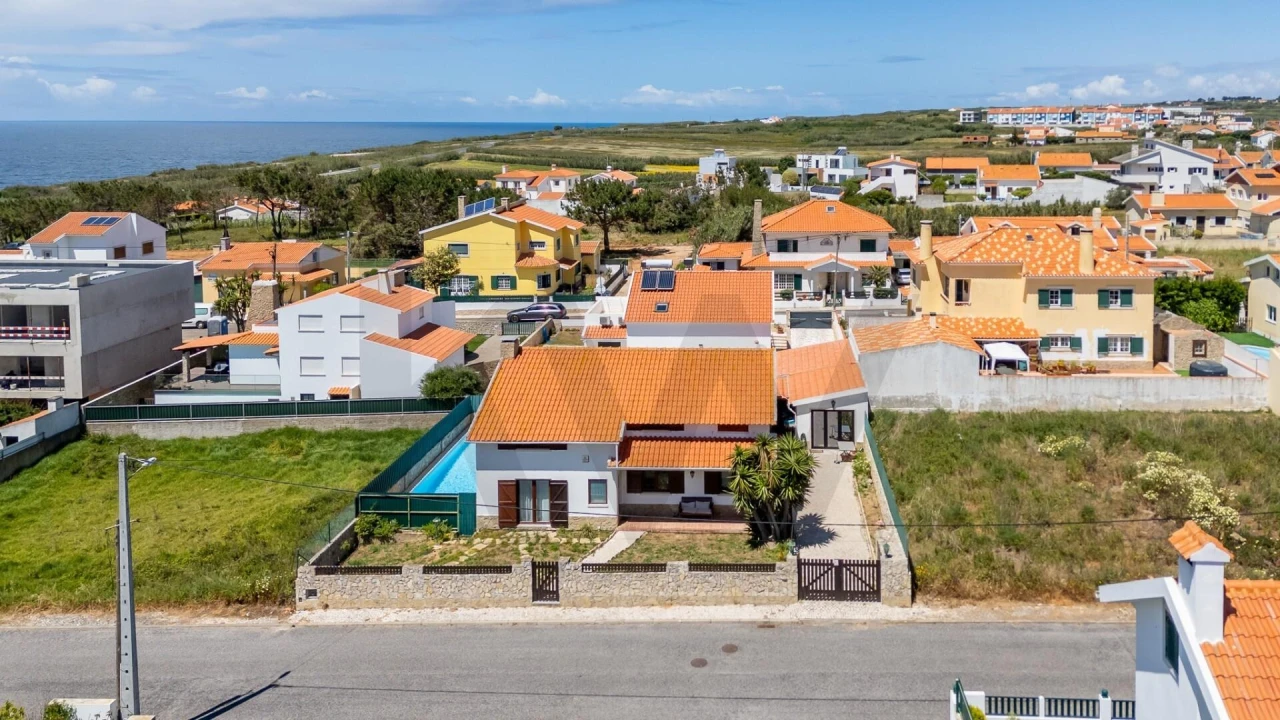 Moradia T3 para Venda em Encarnação Foto 53