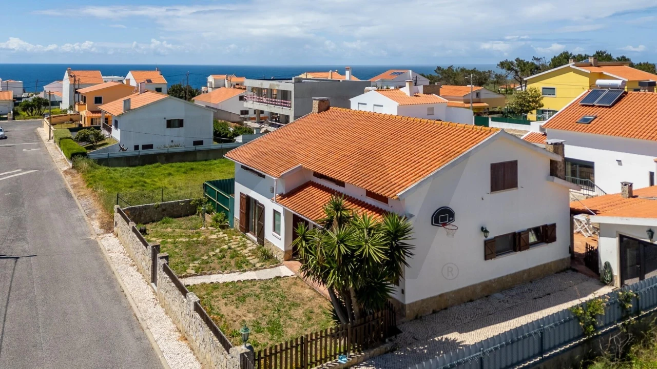 Moradia T3 para Venda em Encarnação Foto 52