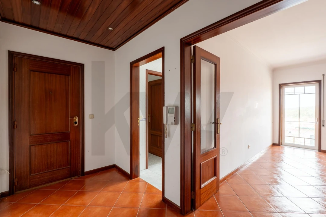 Apartamento T2 para Venda em Oiã Foto 4