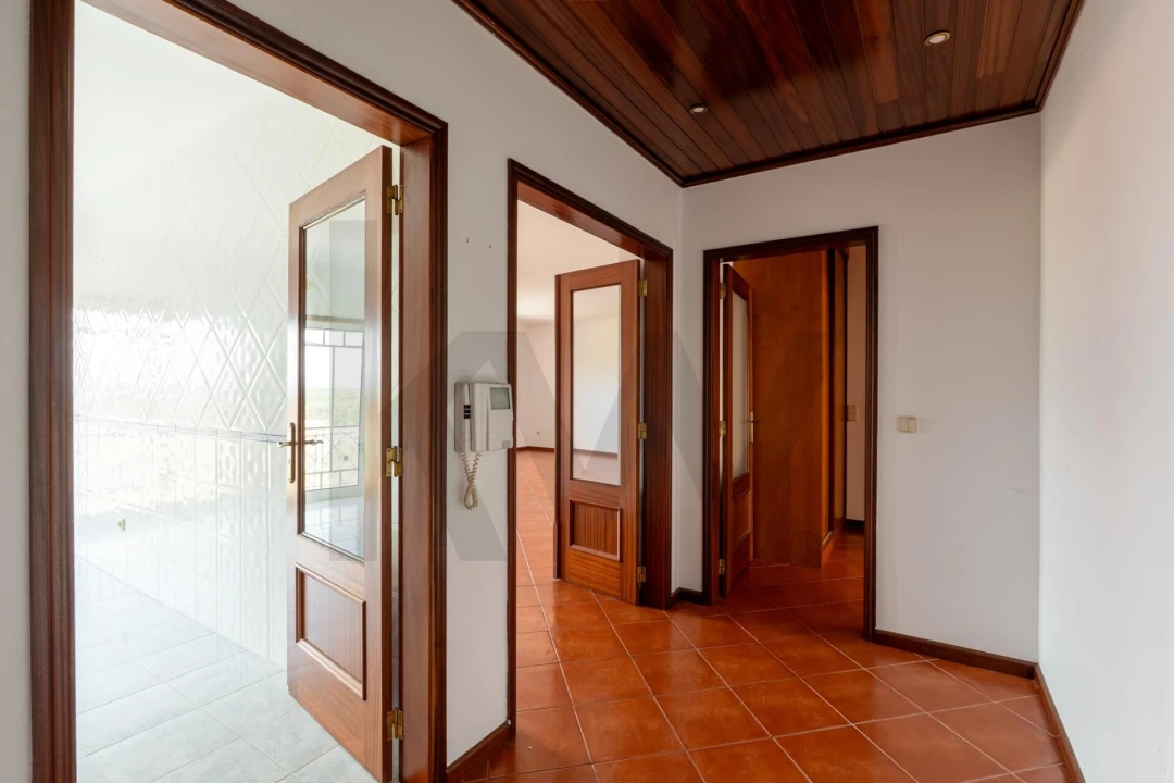 Apartamento T2 para Venda em Oiã Foto 3