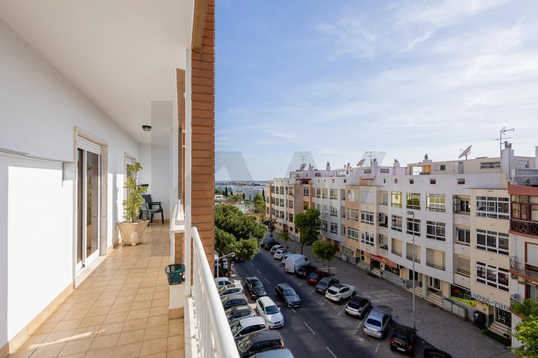 Apartamento T3 para Venda em Almada, Cova da Piedade, Pragal e Cacilhas Foto 14