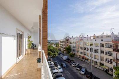 Apartamento T3 para Venda em Almada, Cova da Piedade, Pragal e Cacilhas