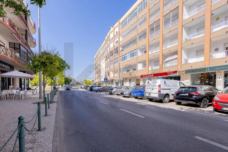 Apartamento T3 para Venda em Almada, Cova da Piedade, Pragal e Cacilhas Foto 42