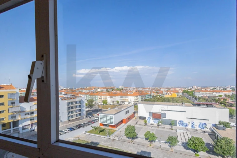 Apartamento T3 para Venda em Almada, Cova da Piedade, Pragal e Cacilhas Foto 36