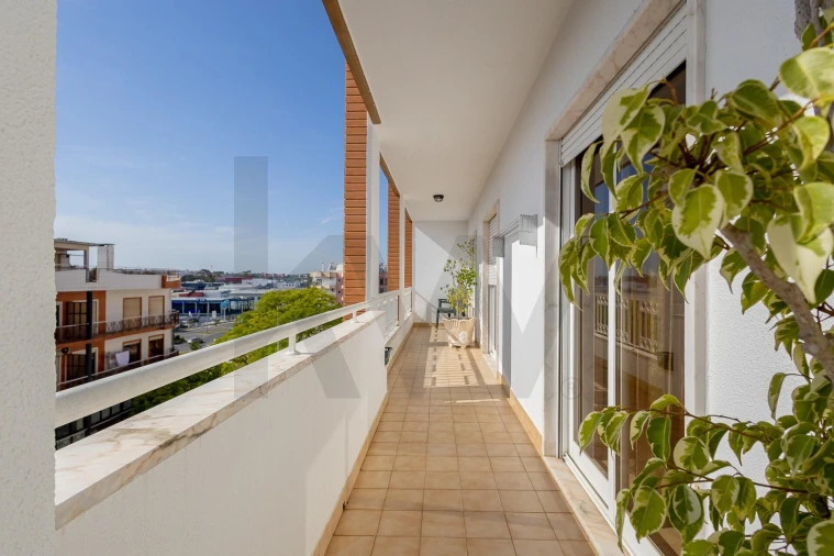 Apartamento T3 para Venda em Almada, Cova da Piedade, Pragal e Cacilhas Foto 13