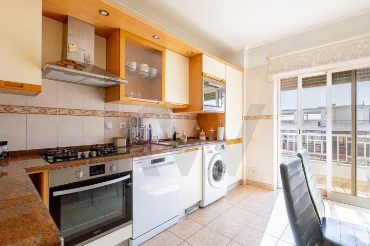 Apartamento T3 para Venda em Almada, Cova da Piedade, Pragal e Cacilhas Foto 4