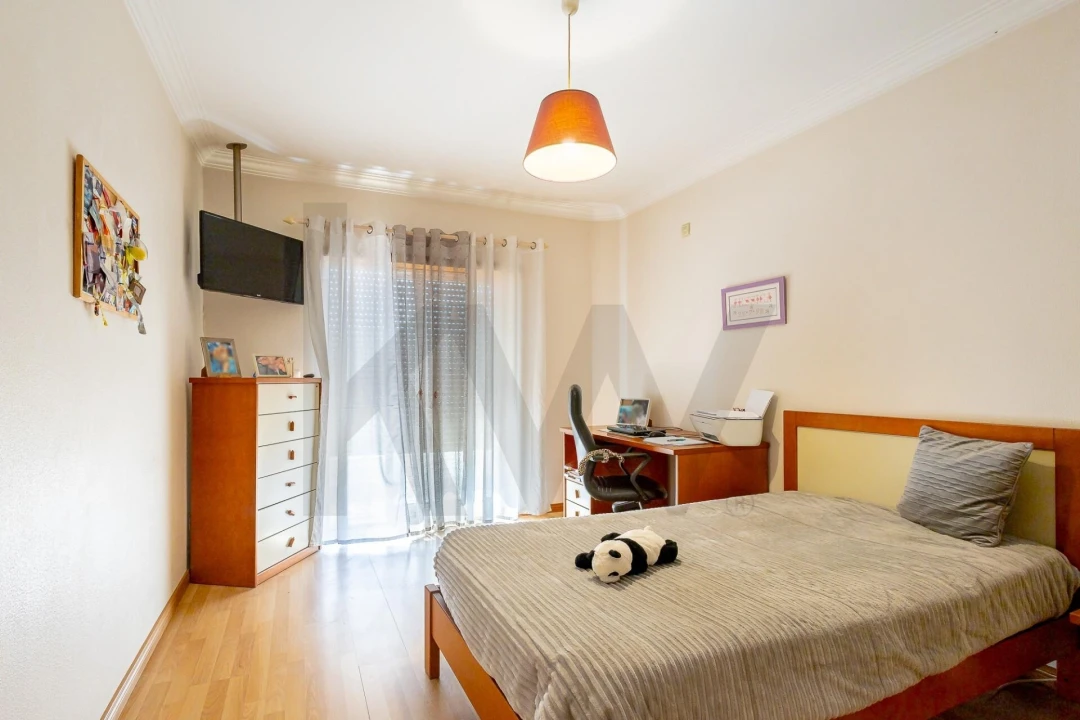Apartamento T3 para Venda em Almada, Cova da Piedade, Pragal e Cacilhas Foto 24
