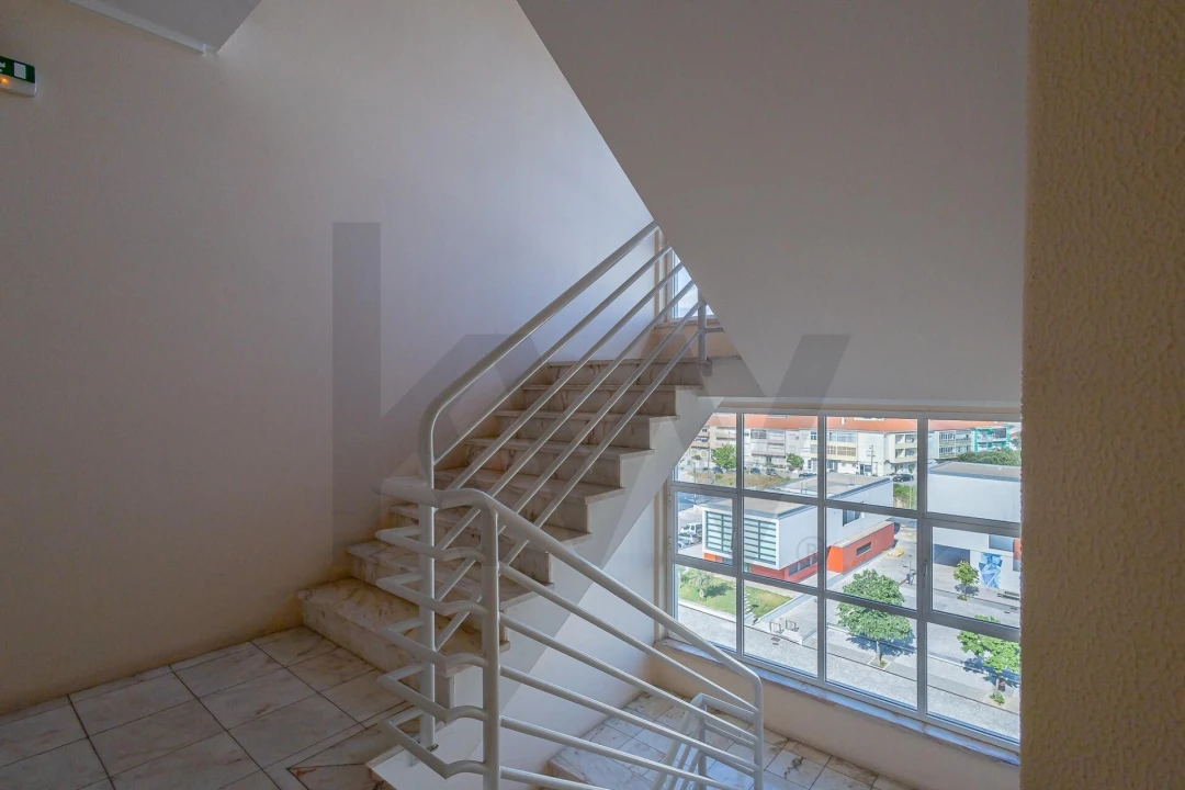 Apartamento T3 para Venda em Almada, Cova da Piedade, Pragal e Cacilhas Foto 38
