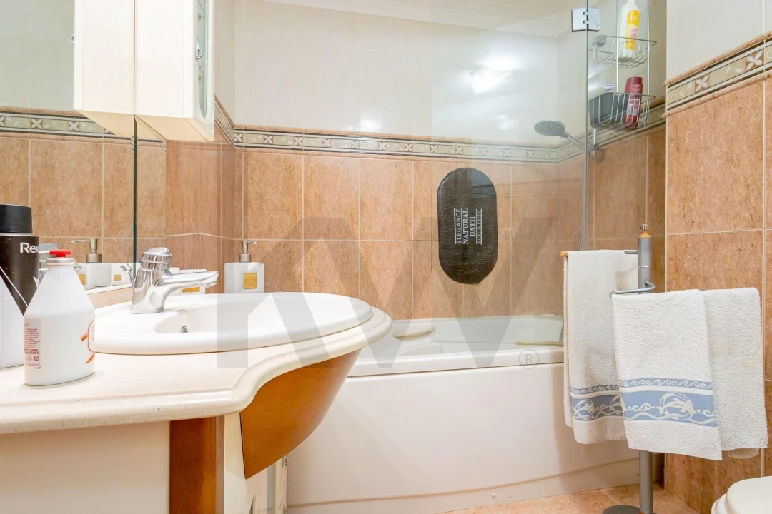 Apartamento T3 para Venda em Almada, Cova da Piedade, Pragal e Cacilhas Foto 22