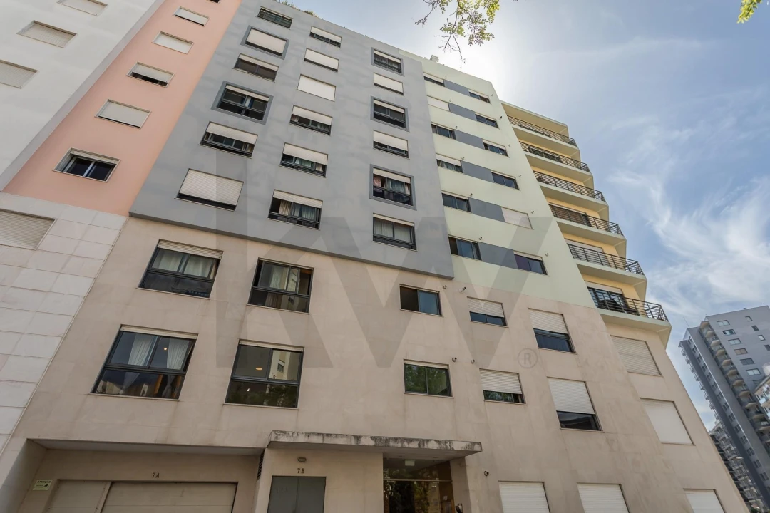 Apartamento T1 para Venda em Alvalade Foto 22
