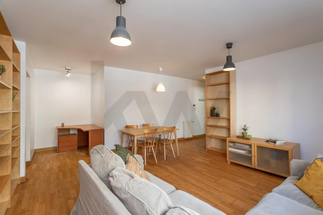 Apartamento T1 para Venda em Alvalade Foto 5