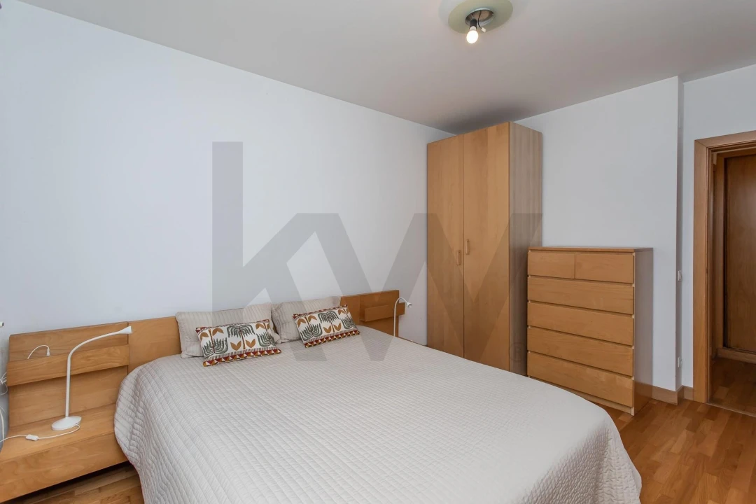 Apartamento T1 para Venda em Alvalade Foto 11