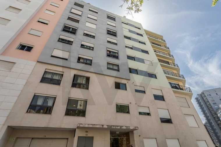 Apartamento T1 para Venda em Alvalade Foto 22