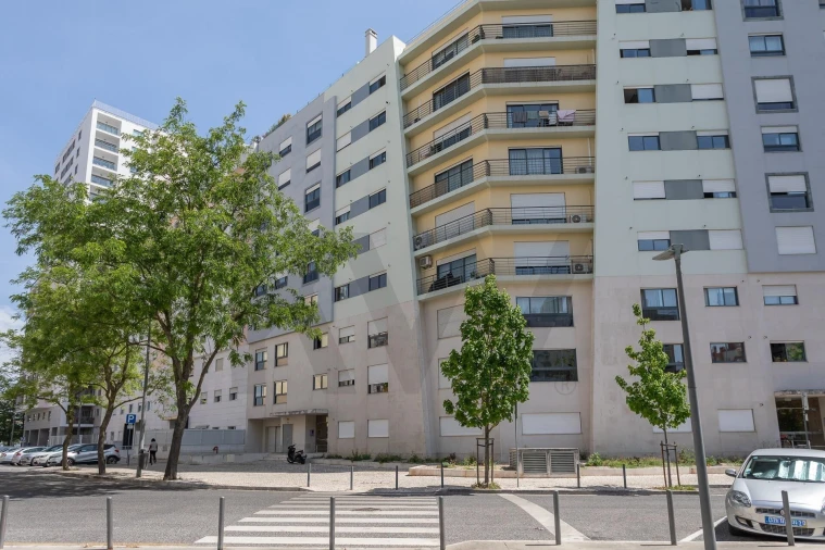 Apartamento T1 para Venda em Alvalade Foto 23