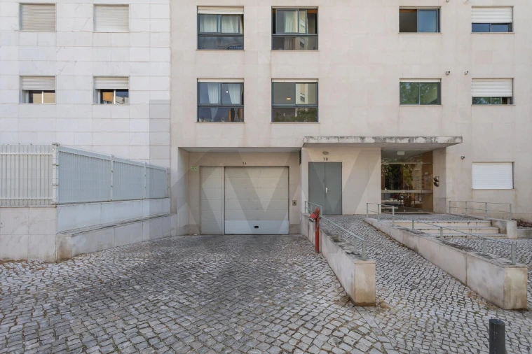 Apartamento T1 para Venda em Alvalade Foto 20