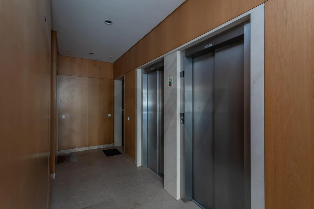 Apartamento T1 para Venda em Alvalade Foto 17