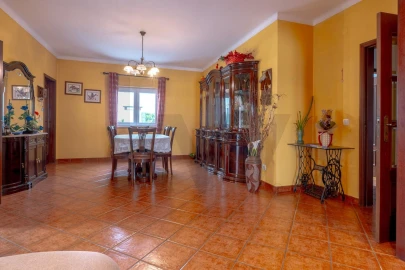 Moradia T5 para Venda em Venda do Pinheiro e Santo Estêvão das Galés