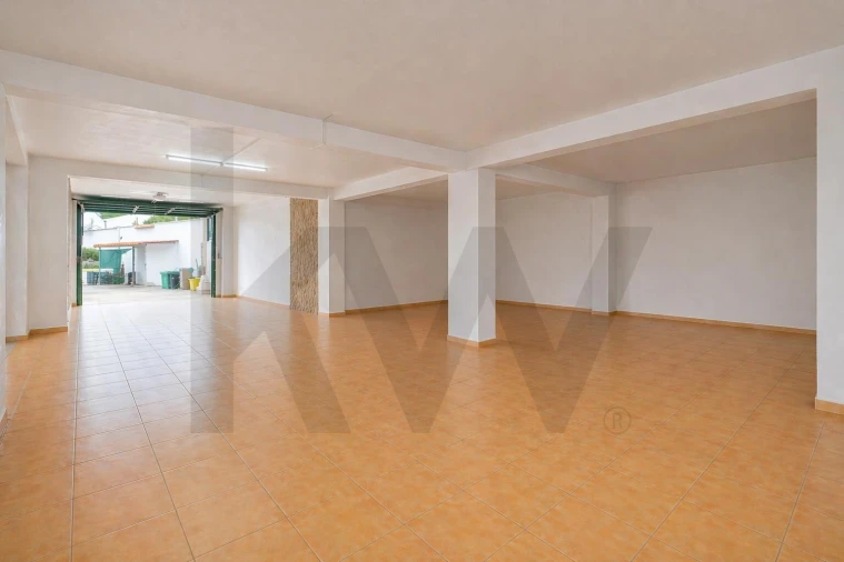 Moradia T5 para Venda em Venda do Pinheiro e Santo Estêvão das Galés Foto 12
