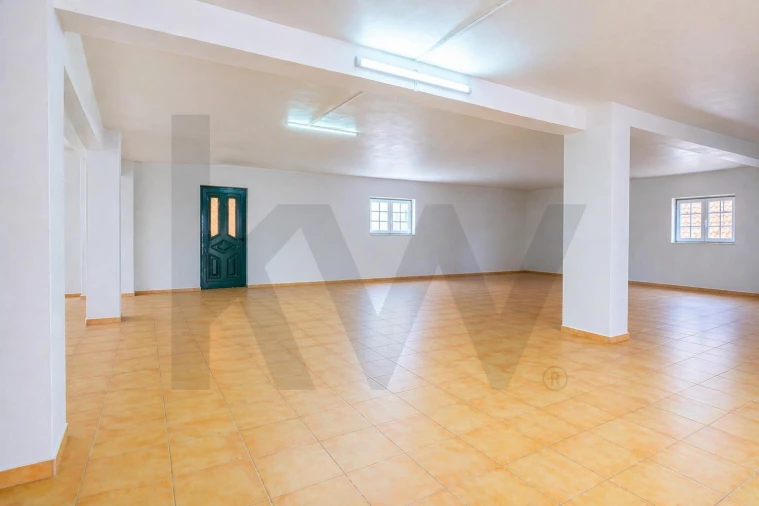 Moradia T5 para Venda em Venda do Pinheiro e Santo Estêvão das Galés Foto 9