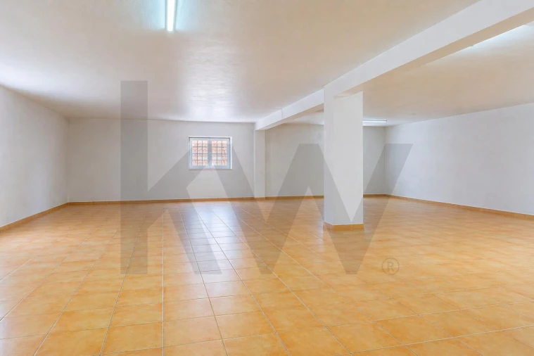 Moradia T5 para Venda em Venda do Pinheiro e Santo Estêvão das Galés Foto 10