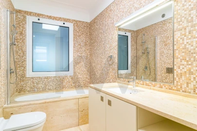 Apartamento T2 para Arrendamento em Santo António