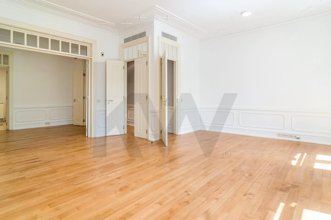 Apartamento T2 para Arrendamento em Santo António Foto 6