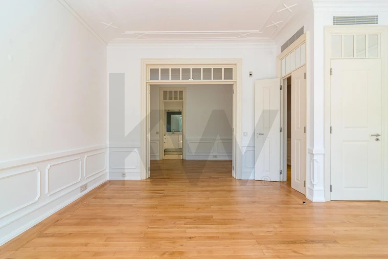 Apartamento T2 para Arrendamento em Santo António Foto 7