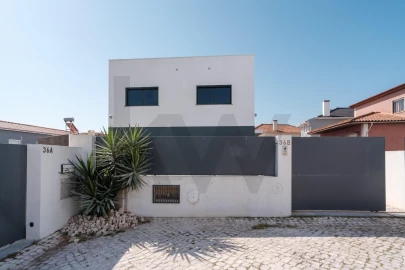 Moradia T5 para Venda em São Domingos de Rana