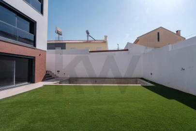 Moradia T5 para Venda em São Domingos de Rana