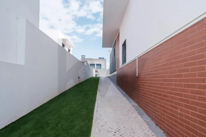 Moradia T5 para Venda em São Domingos de Rana