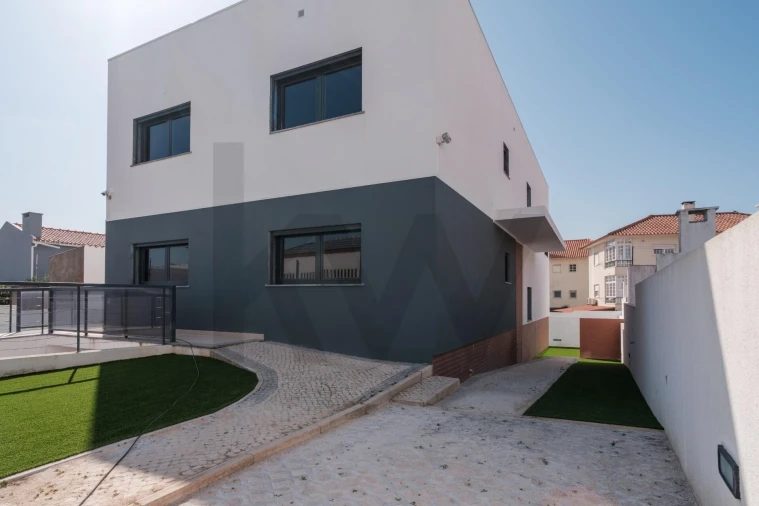 Moradia T5 para Venda em São Domingos de Rana Foto 64