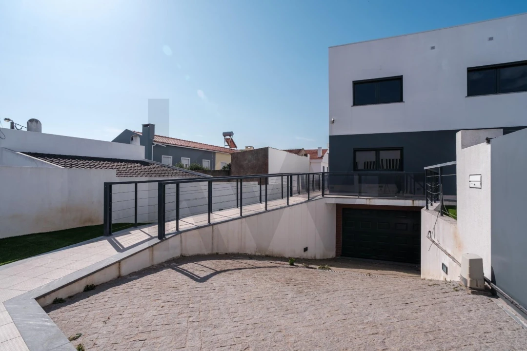Moradia T5 para Venda em São Domingos de Rana Foto 58