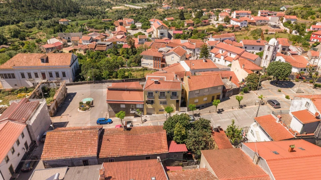 Moradia T3 para Venda em Brasfemes Foto 35