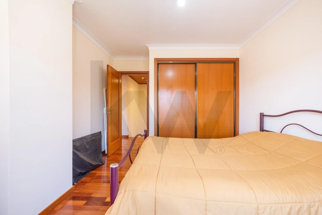 Moradia T3 para Venda em Brasfemes Foto 16