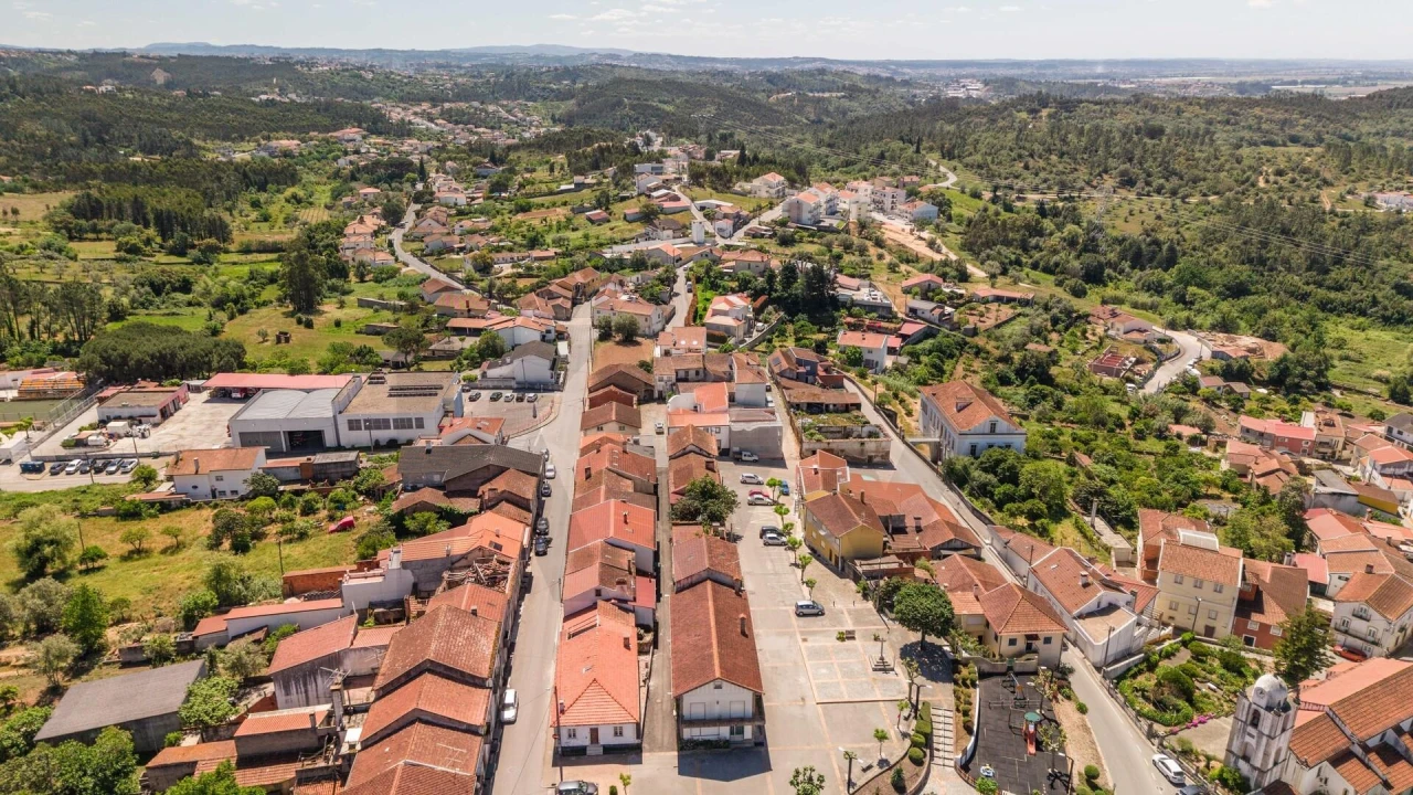 Moradia T3 para Venda em Brasfemes Foto 30