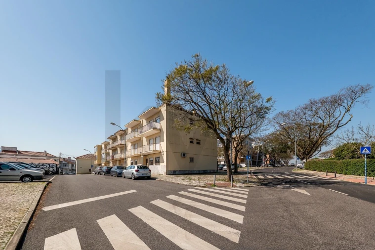 Apartamento T1 para Venda em Carnaxide e Queijas Foto 13