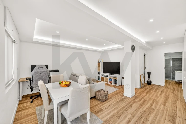 Apartamento T1 para Venda em Carnaxide e Queijas
